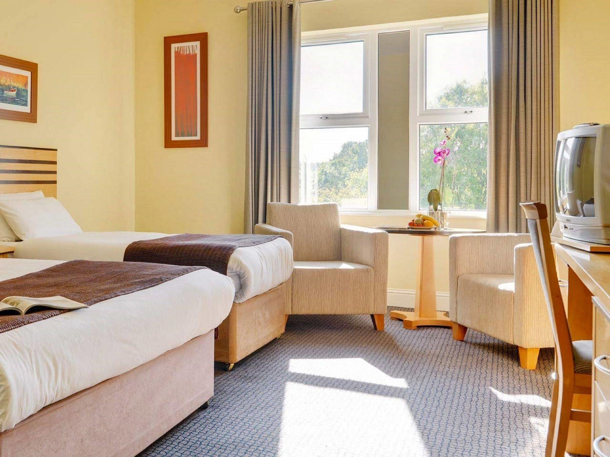 Breaffy Woods Hotel Castlebar Exterior photo