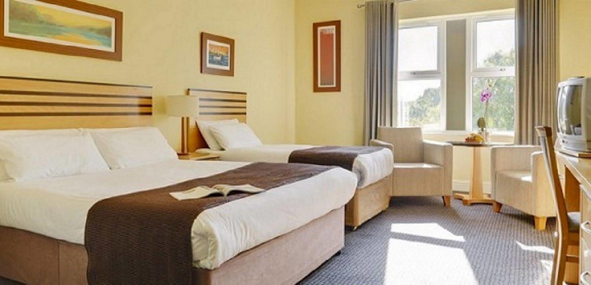 Breaffy Woods Hotel Castlebar Exterior photo